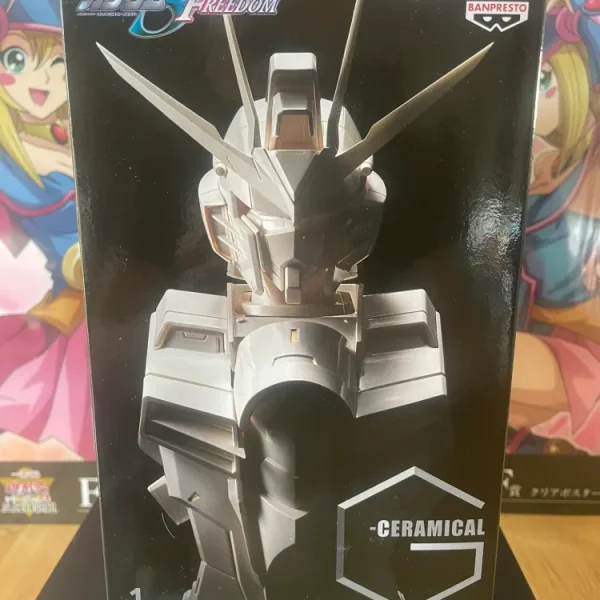 Gundam SEED Freedom – Rising Freedom Gundam Bust G-CERAMICAL 23 cm Banpresto – Figurine